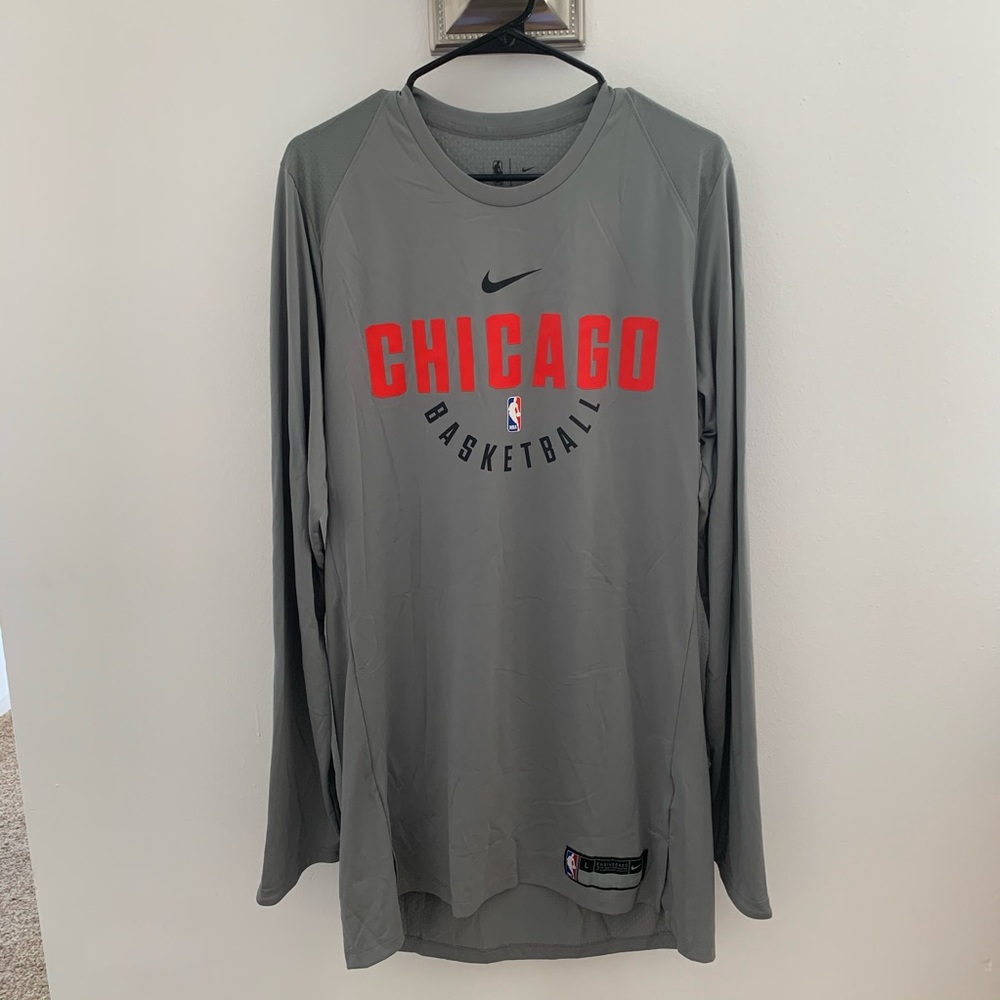 *Authentic NBA Merchandise* Bulls dri-FIT